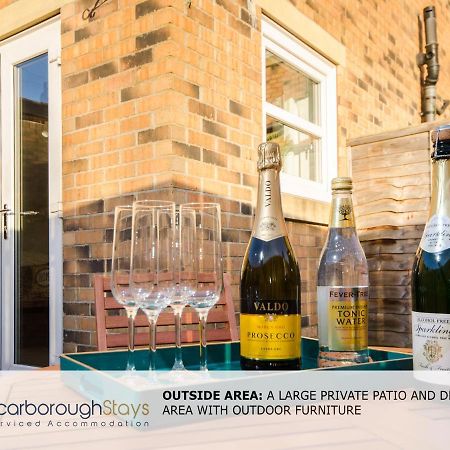 Hibernia Place, 3 Bedroom Townhouse With Patio & Seating Area - Free Parking 斯卡伯勒 外观 照片