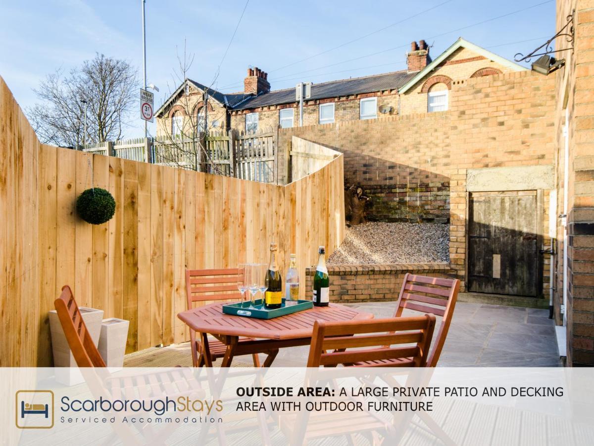 Hibernia Place, 3 Bedroom Townhouse With Patio & Seating Area - Free Parking 斯卡伯勒 外观 照片