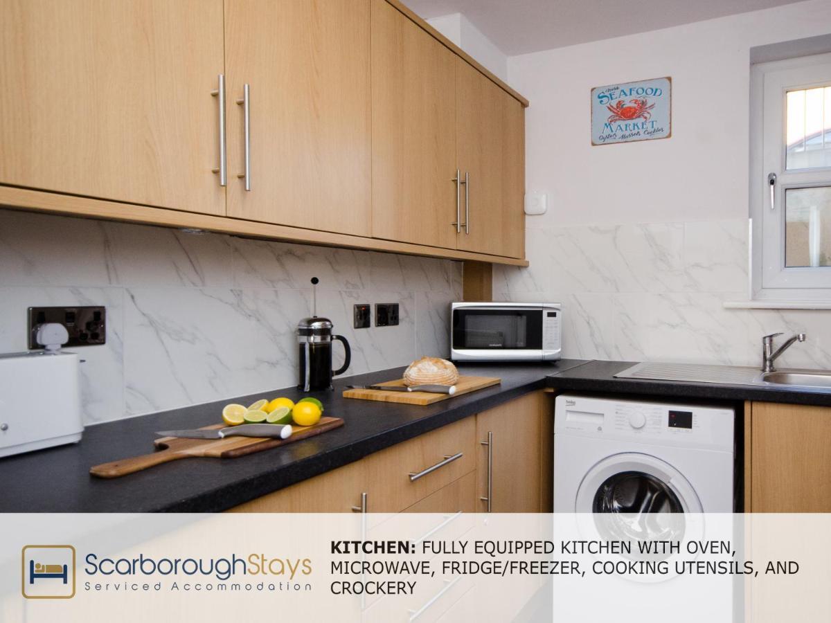 Hibernia Place, 3 Bedroom Townhouse With Patio & Seating Area - Free Parking 斯卡伯勒 外观 照片