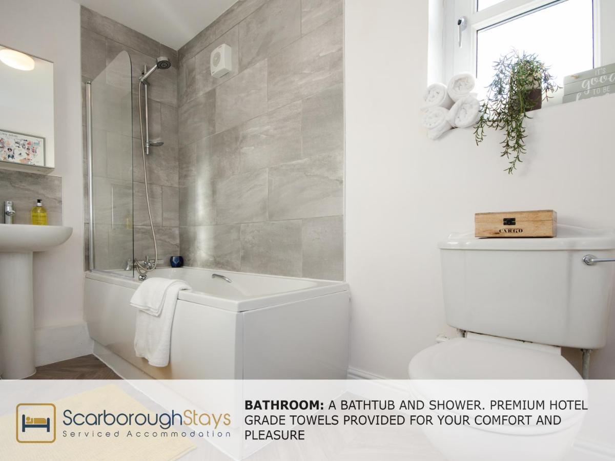 Hibernia Place, 3 Bedroom Townhouse With Patio & Seating Area - Free Parking 斯卡伯勒 外观 照片